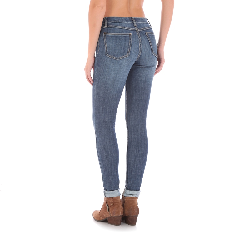 Wrangler Women’s Mid Rise Skinny Leg Jean | Outback Whips & Leather